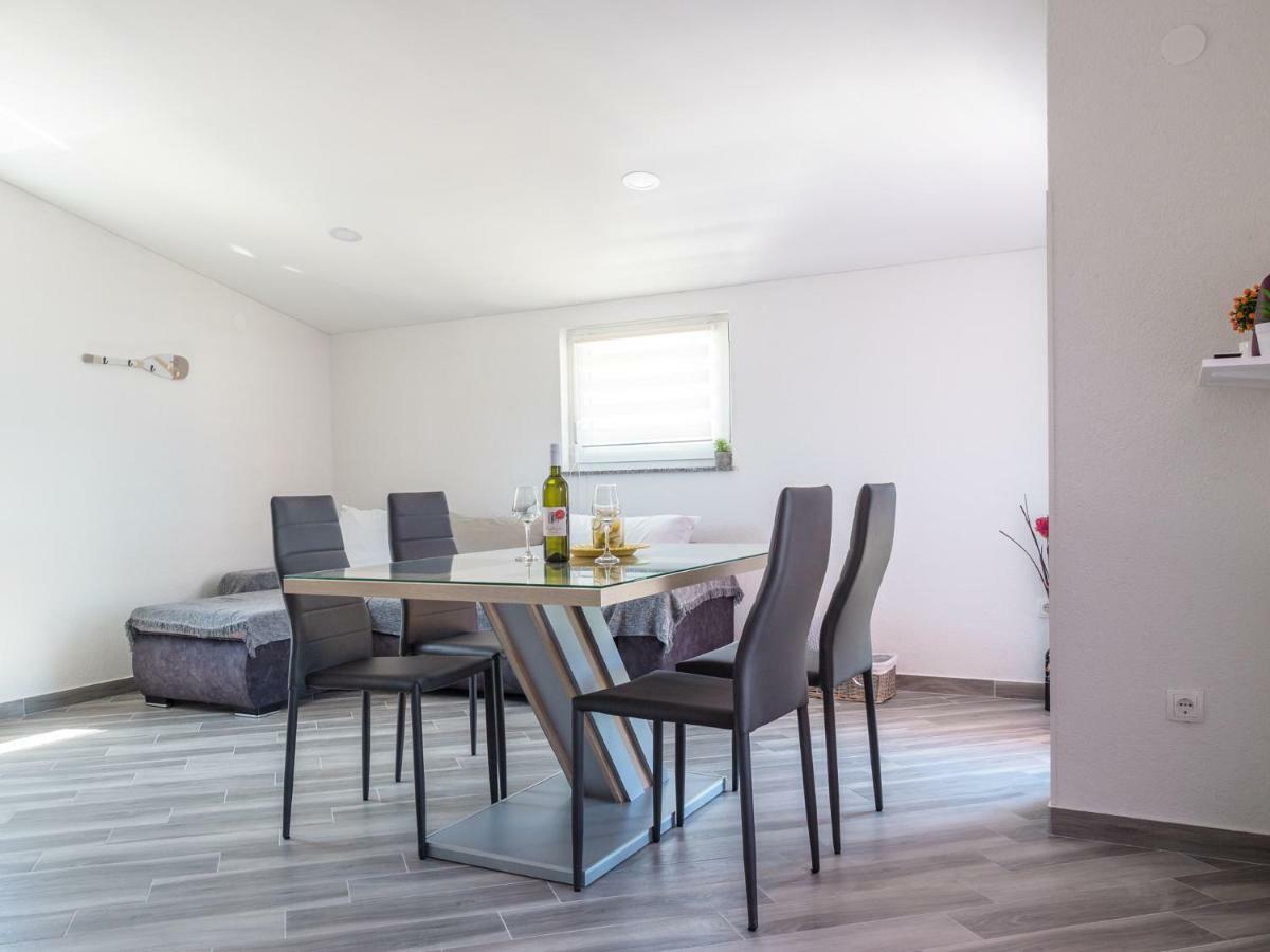 Apartment ˝Soleil˝ Vir Exterior photo